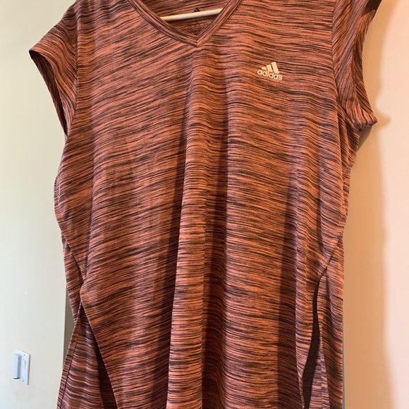 Tops - Adidas Women’s large workout top BNWT